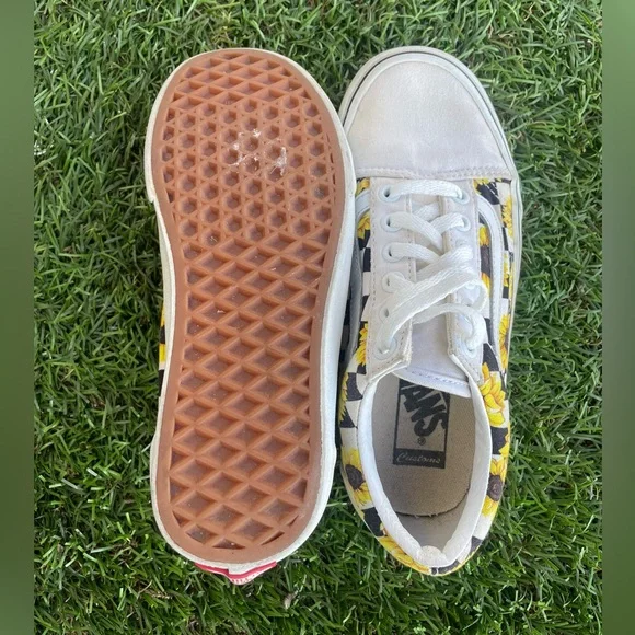 Vans Customers Black/Yellow/White Sunflowers Old Skool Shoes Sz(4mens 5.5womens - Picture 7 of 7